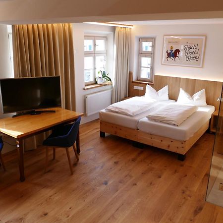 Hotel Zum Schwarzen Ross Und Gutmann Zur Post Hilpoltstein Bagian luar foto