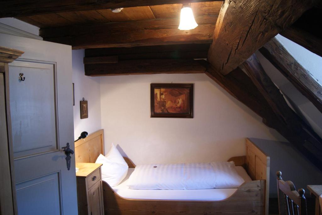 Hotel Zum Schwarzen Ross Und Gutmann Zur Post Hilpoltstein Ruang foto