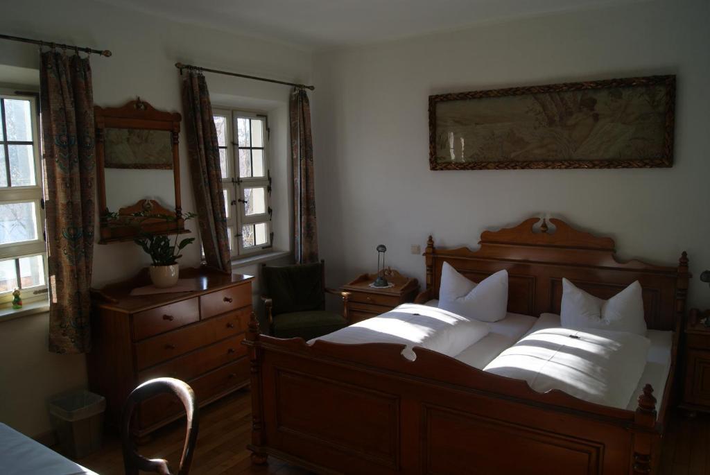 Hotel Zum Schwarzen Ross Und Gutmann Zur Post Hilpoltstein Ruang foto