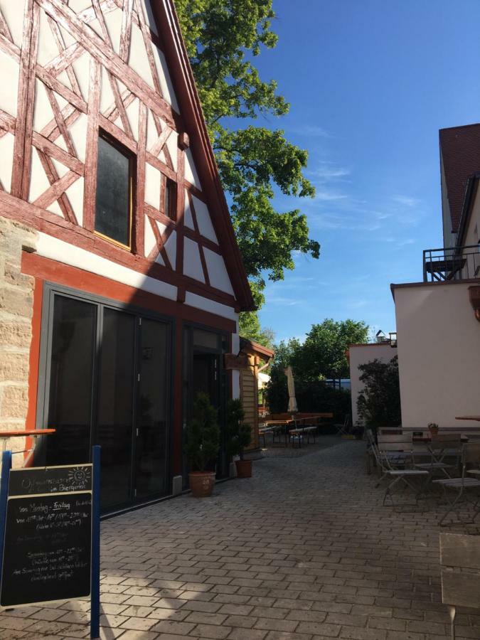 Hotel Zum Schwarzen Ross Und Gutmann Zur Post Hilpoltstein Bagian luar foto